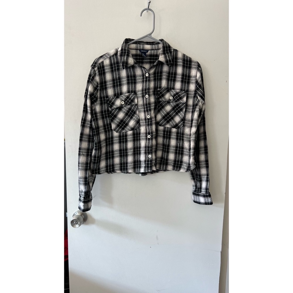 ✨SOLD✨Forever 21 | Plaid Cropped Flannel Shirt